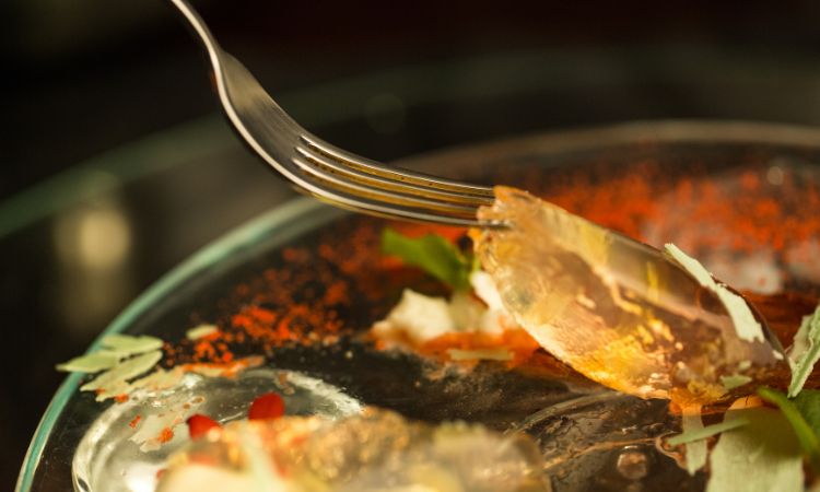 Descubre la gastronomía molecular: tipos, técnicas y cómo transforma la cocina en experiencias únicas e inolvidables.